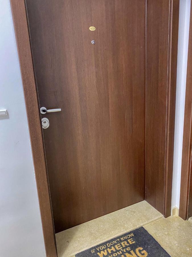 Stylish Urban Apart New 2021 Close To The Beach Varna Dış mekan fotoğraf