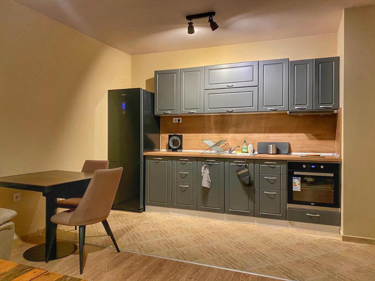 Stylish Urban Apart New 2021 Close To The Beach Varna Dış mekan fotoğraf